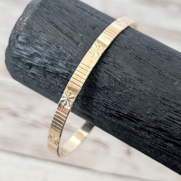 Gold Tone Bracelet with Flower Pattern - Picture 2 of 6